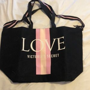 Victoria’s secret weekend bag
